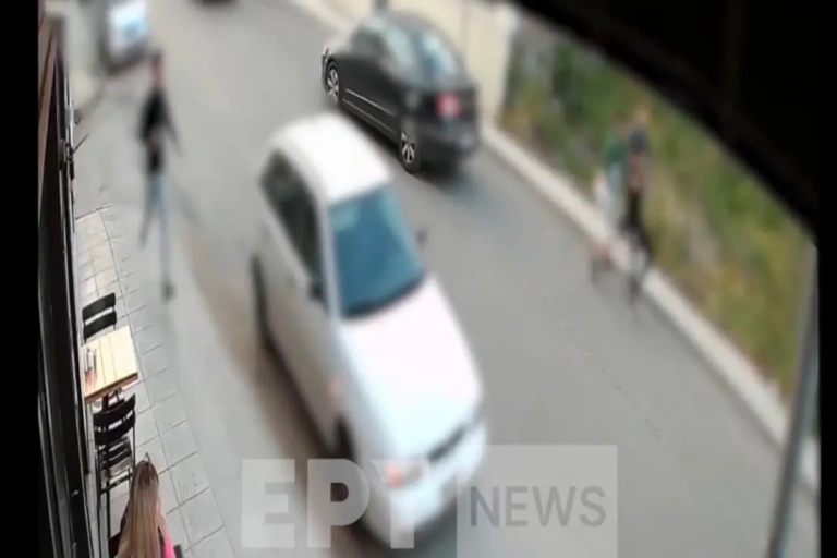 Αγρίνιο: Η στιγμή της συμπλοκής ανάμεσα σε ανήλικους με σουγιά και γκλοπ