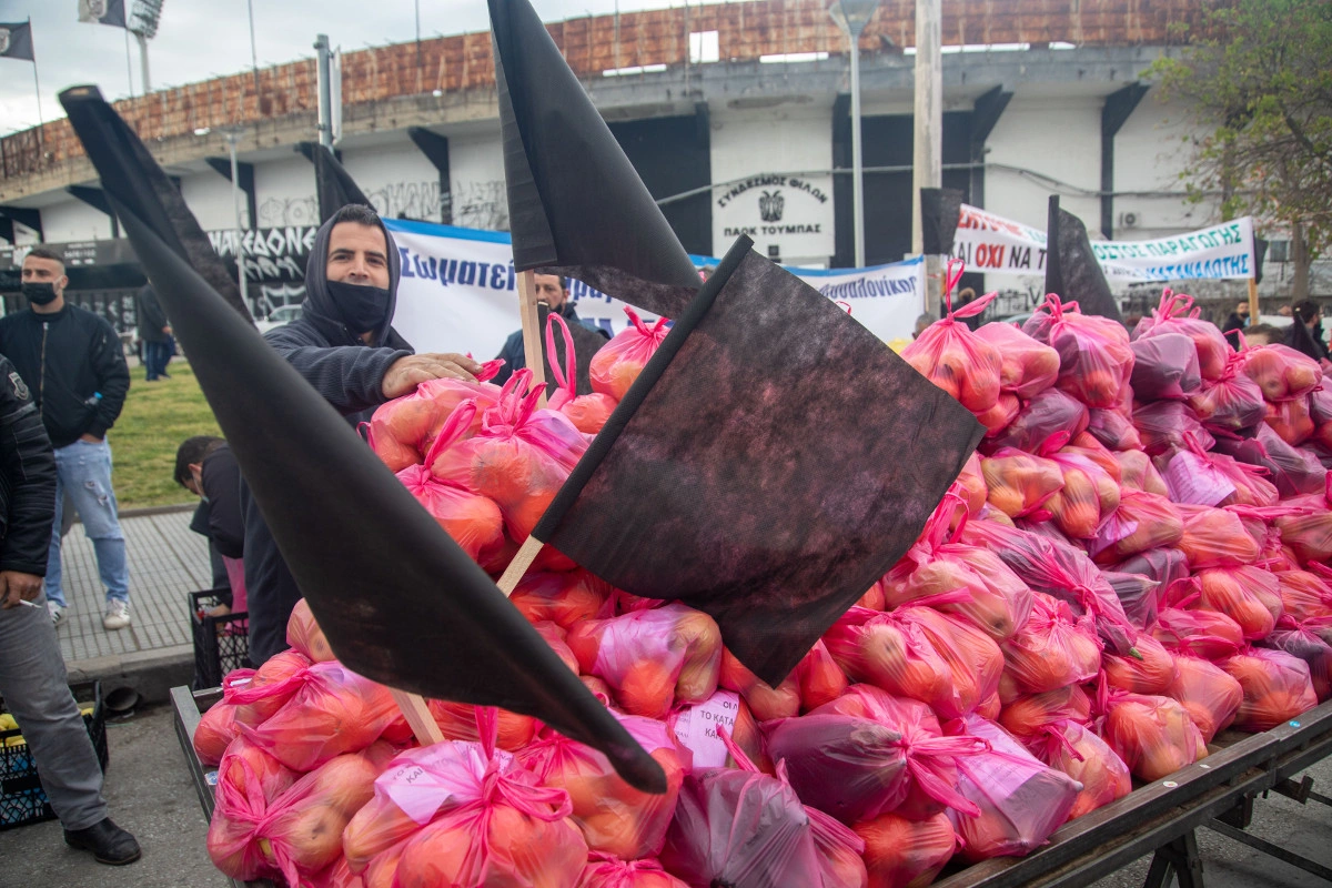 Απεργία 9 Απριλίου: Λουκέτο και στις λαϊκές αγορές - Αγωνία για τα ΜΜΜ