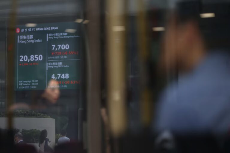 ΗΠΑ: Καταρρέει το χρηματιστήριο – Πανικός στις αγορές – «Μερικές φορές πρέπει να παίρνεις το φάρμακό σου» λέει ο Τραμπ