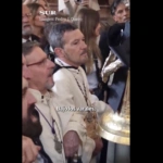 Αντόνιο Μπαντέρας: Ψάλλει στην Εκκλησία την Κυριακή των Βαΐων – Το μήνυμα του ηθοποιού