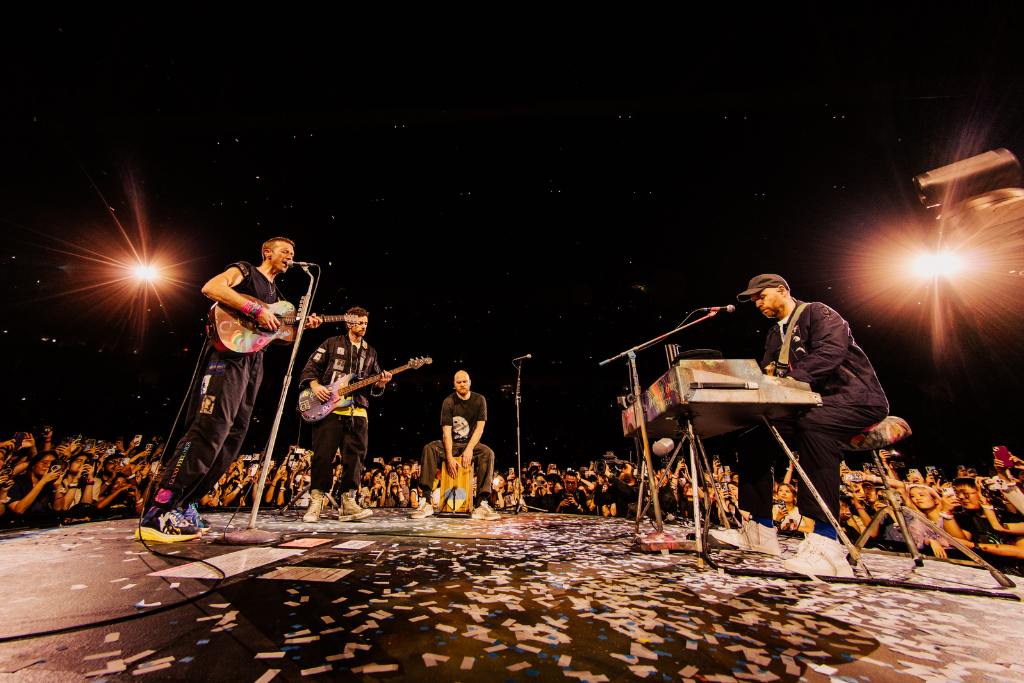 Coldplay: Συναυλίες-ρεκόρ στο νέο στάδιο του Χονγκ Κονγκ – 2 δισ. δολάρια τα έσοδα – 200.000 θεατές