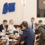 Ευρωομάδα ΝΔ: Γιατί κατηγορεί τον ΣΥΡΙΖΑ για παραπλάνηση και διασπορά fake news;