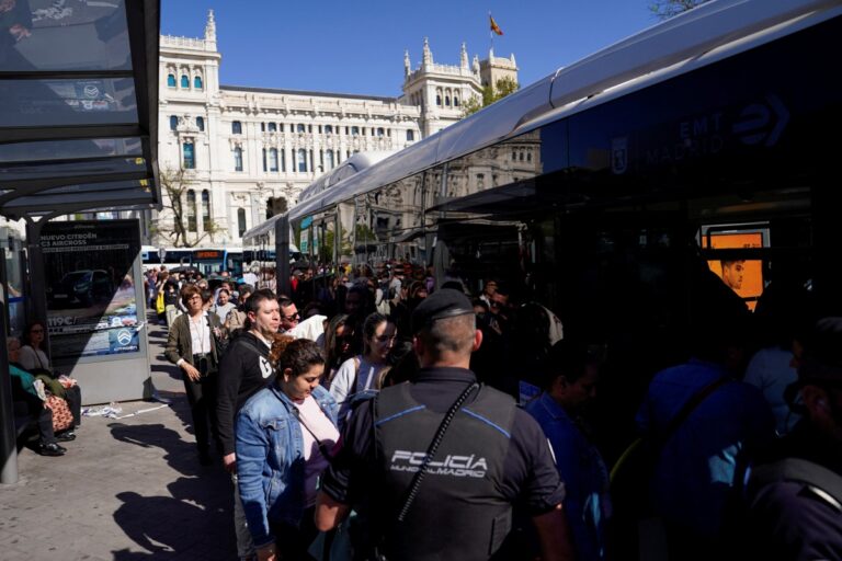 Μπλακ άουτ σε Ισπανία και Πορτογαλία: Η διακοπή φέρεται να προκλήθηκε από «σπάνιο» ατμοσφαιρικό φαινόμενο – Αποκαθίσταται σταδιακά [εικόνες-βίντεο]