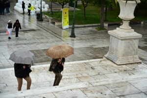 Καιρός: «Καμπανάκι» για 6 περιοχές - Καταιγίδες και θύελλες