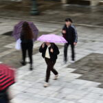 Καιρός: Από λιακάδα και ομίχλη… σε βροχές, καταιγίδες και χιόνια – Πότε αλλάζει το σκηνικό