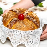 Το παραδοσιακό λαμπρόψωμο που έφτιαχναν οι γιαγιάδες μας