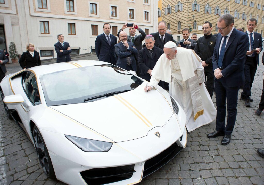 H «ευλογημένη» Lamborghini Huracan του Πάπα Φραγκίσκου