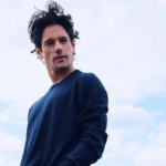 Πάνος Βλάχος: «Σε αυτή τη χώρα, όταν κάποιος βγάζει χρήματα, είναι…» – Απαντά για το ακριβό πουκάμισο, τη σχέση του με την πολιτική και τη θρησκεία [βίντεο]