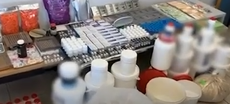 Θεσσαλία: Χειροπέδες σε δύο άτομα που παρασκεύαζαν και διακινούσαν αναβολικά – Κατασχέθηκαν περισσότερα από 8.000 τεμάχια