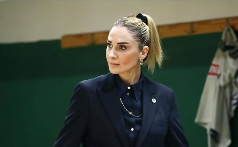 Σελέν Ερντέμ: Τροχαίο για την προπονήτρια του Παναθηναϊκού – Χτύπησε οδηγό μοτοσυκλέτας – «Μπέρδεψε το γκάζι με το φρένο», λέει η τραυματίας [βίντεο]
