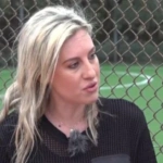 Πόπη Δομάζου: Τι αποκαλύπτει για τη σχέση με τις αδελφές της μετά την απώλεια του πατέρα τους, Μίμη Δομάζου [βίντεο]