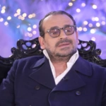 Βασίλης Ζούλιας: Από την Ελλάδα στο Παρίσι – Οι 5 δημιουργίες του στη δημοφιλή σειρά του Netflix «Emily in Paris» και η αμοιβή του [βίντεο]