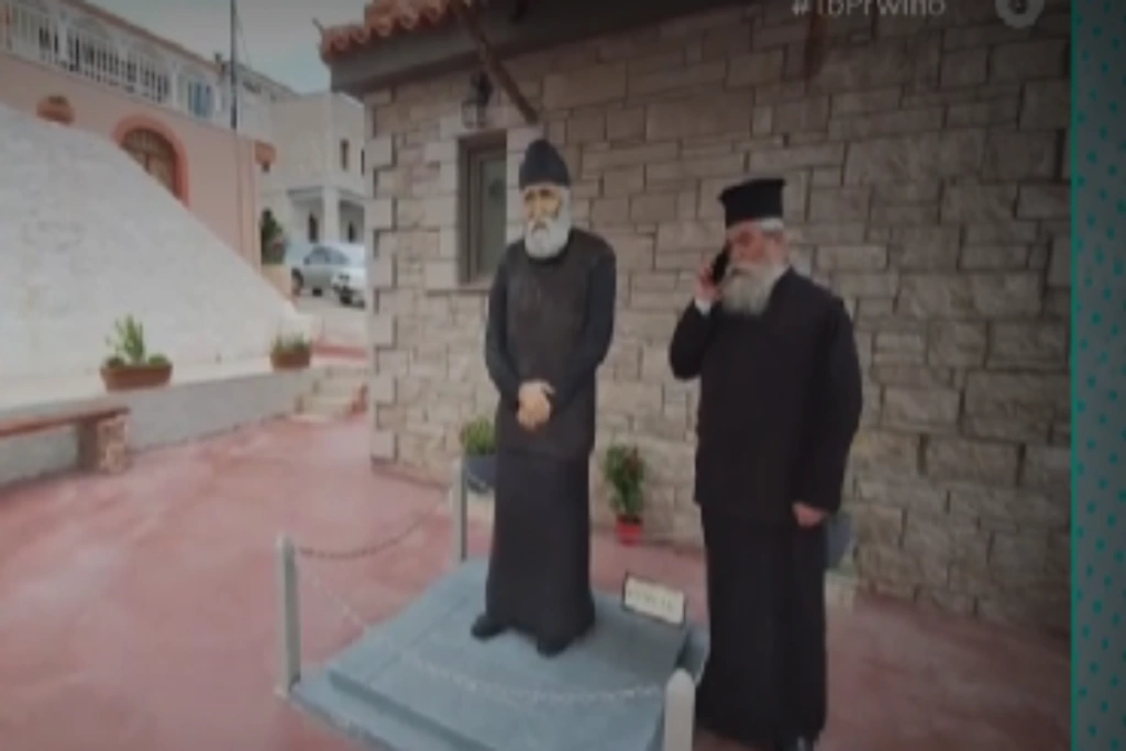 Ναύπλιο: Το ομοίωμα του Αγίου Παϊσίου έγινε πανελλαδικό θέμα [Βίντεο]