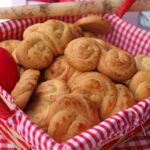 Πασχαλινό τραπέζι: Η καλύτερη και πιο εύκολη συνταγή για κουλουράκια σμυρναίικα