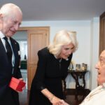 Βασιλιάς Κάρολος: Φωτογραφίζεται με τον Πάπα Φραγκίσκο στο Βατικανό «εκτός προγράμματος» – Στο πλευρό του η Καμίλα