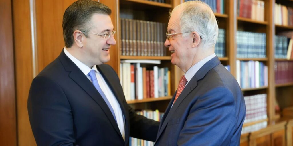 Συνάντηση Τασούλα με Τζιτζικώστα στο Προεδρικό – «Σημαντική η συμμετοχή της Ελλάδας στο κέντρο