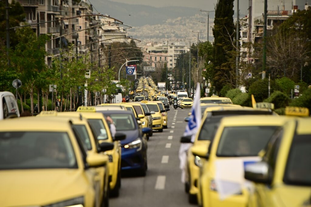 Ταξί: Κανονικά η απεργία την Τετάρτη (18/2) – Με «μαραθώνιο» κινητοποιήσεων προειδοποιεί το Σ