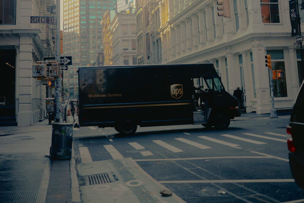Η UPS περικόπτει 20.000 θέσεις εργασίας παγκοσμίως