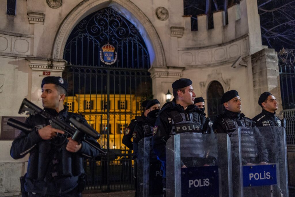 Τουρκία: Εκατοντάδες συλλήψεις – Μεγάλης κλίμακας επιχείρηση κατά του οργανωμένου εγκλήματος