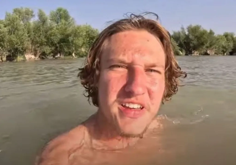 You tuber άφησε μία Coca Cola σε απομονωμένη φυλή του Ινδικού: Γιατί συνελήφθη;