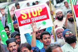 Ινδία - Πακιστάν, προ των πυλών ο «πόλεμος του νερού»
