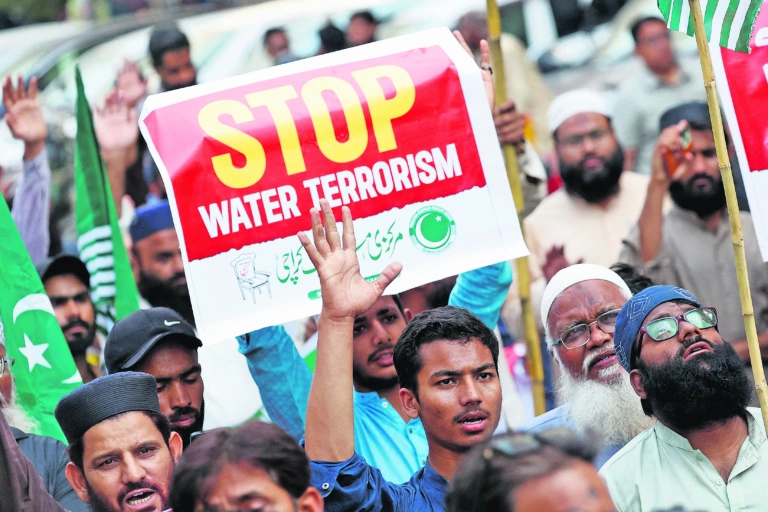 Ινδία - Πακιστάν, προ των πυλών ο «πόλεμος του νερού»