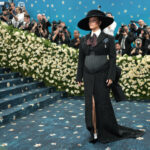 Met Gala: Όσα συζητήθηκαν στην εμβληματική βραδιά της μόδας – Τα ρούχα, οι προκλητικές εμφανίσεις, η εγκυμοσύνη της Ριάνα