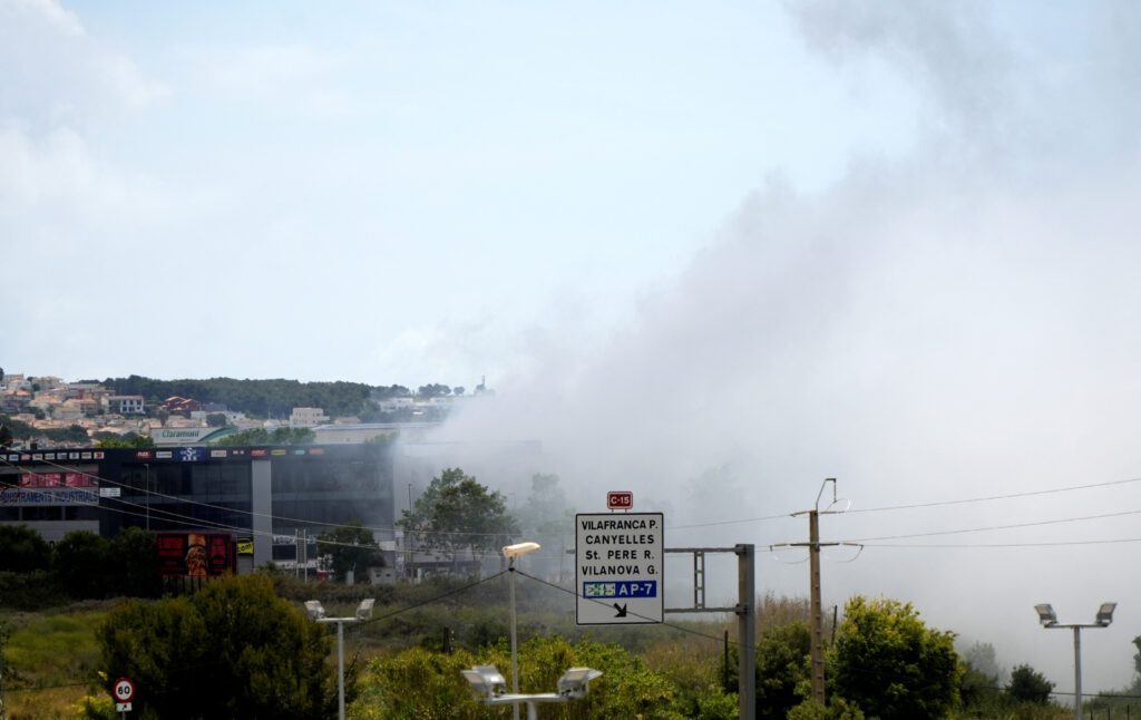 Ισπανία: Σε απομόνωση πάνω από 160.000 άνθρωποι στην Καταλονία λόγω τοξικού νέφους