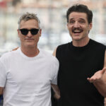 Ο Πέδρο Πασκάλ απέτρεψε τον Χοακίν Φοίνιξ απο μια αμήχανη κίνηση – Η viral στιγμή στο Φεστιβάλ Καννών [βίντεο]