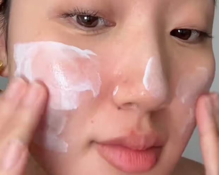 Κορεάτικα καλλυντικά: Η K-Beauty κατακτά τον κόσμο με σπέρμα… σολομού – Όλα όσα πρέπει να γνωρίζετε πριν τα βάλετε στο πρόσωπό σας