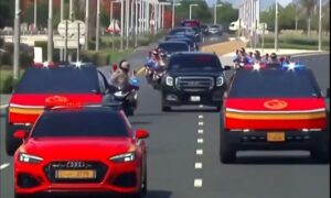 Τραμπ: Εντυπωσιακή υποδοχή με Tesla Cybertruck στο Κατάρ