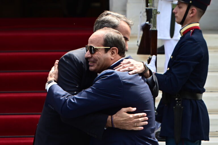 Στην Αθήνα ο Φατάχ Αλ-Σίσι: «Η 5η φορά που επισκέπτομαι τον φίλο ελληνικό λαό» – Στο Μέγαρο Μα