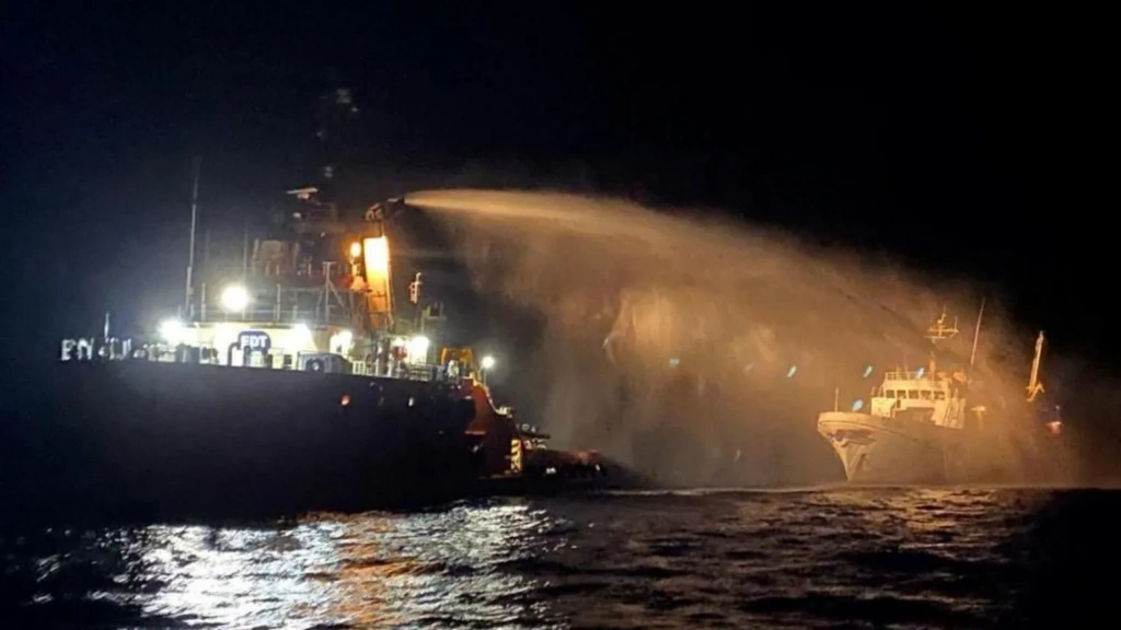 Γάζα: Επίθεση δέχτηκε πλοίο του «Στόλου της Ελευθερίας» – Προσπάθησε να μεταφέρει βοήθεια στον θύλακα
