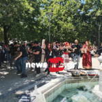 Η Αθήνα «χορεύει» σε κρητικούς ρυθμούς – Γλέντια από τους φίλαθλους του ΟΦΗ πριν τον τελικό