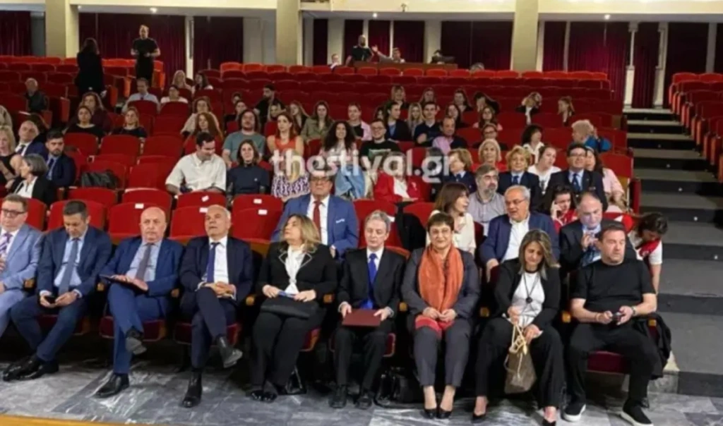 Ρίγη συγκίνησης στο ΑΠΘ: Δόθηκε στην οικογένειά της το πτυχίο της Θωμαής Πλακιά που σκοτώθηκε στα Τέμπη