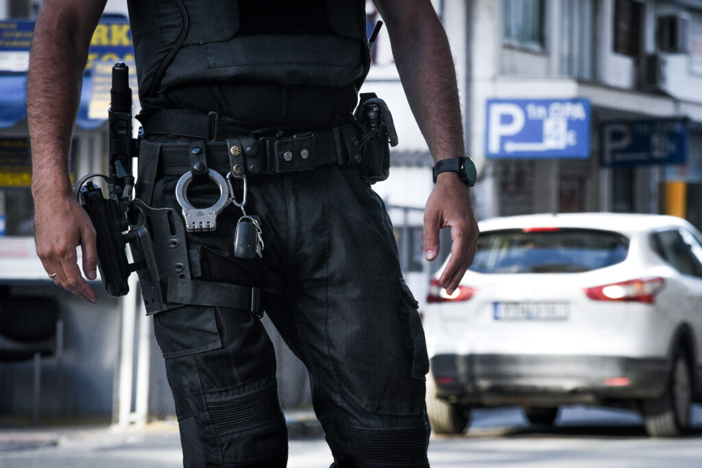 αστυνομικός διακίνησης μεταναστών κτηματολογικά γραφεία