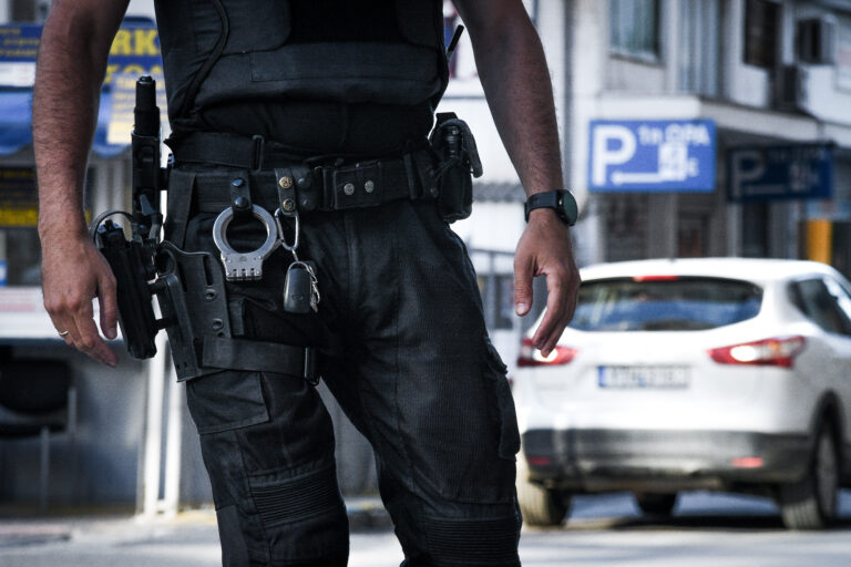 αστυνομικός διακίνησης μεταναστών κτηματολογικά γραφεία