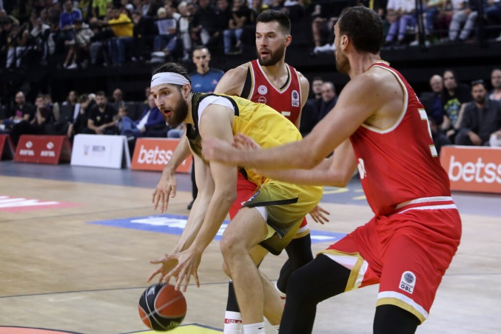 Basket League: Η ώρα και το κανάλι του Game 2 μεταξύ ΑΕΚ και Ολυμπιακού