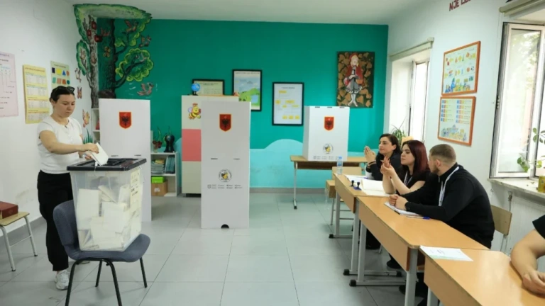 Εκλογές στην Αλβανία: Έκλεισαν οι κάλπες – Ο λόγος για τη χαμηλή συμμετοχή σε συγκεκριμένη Περιφέρεια