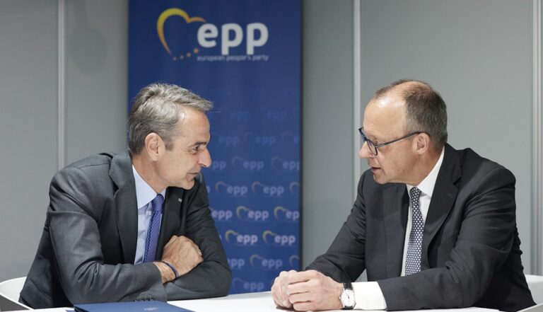 Σε εξέλιξη η συνάντηση Μητσοτάκη-Μερτς στο Βερολίνο