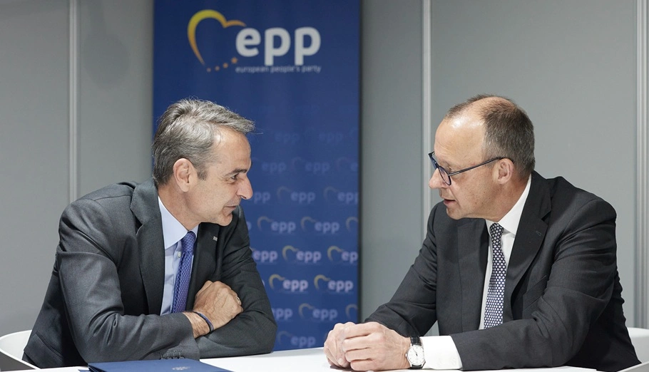 Σε εξέλιξη η συνάντηση Μητσοτάκη-Μερτς στο Βερολίνο