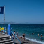 Γαλάζια Σημαία 2025: Δεύτερη παγκοσμίως η Ελλάδα – Πρωταθλήτρια και πάλι η Χαλκιδική