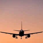 Τεράστια γκάφα: Μεγάλη αεροπορική εταιρεία σέρβιρε αλκοόλ σε 3χρονο – Τι αποκάλυψε ο μικρός