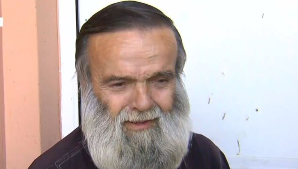 Λάρισα: Λυγίζει ο ιερέας παππούς του 21χρονου μητροκτόνου – «Όλοι αναρωτιούνται το γιατί»