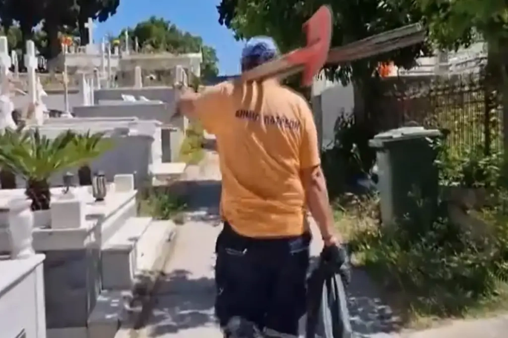 Πάτρα: Με «δελτίο» οι ταφές στην πόλη – Θα γίνονται μόνο δύο την ημέρα λόγω έλλειψης προσωπικού