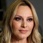 Πέγκυ Ζήνα: Η μητρότητα και τα αρνητικά σχόλια – «Δεν μαχαιρώνω πισώπλατα οπότε έχω ασπίδα στο να τις λάβω» [βίντεο]