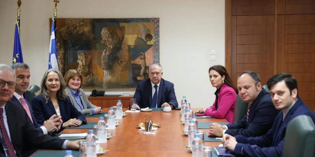 Συνάντηση Θεοδωρικάκου με αντιπροσωπεία της κρατικής αναπτυξιακής τράπεζας των ΗΠΑ