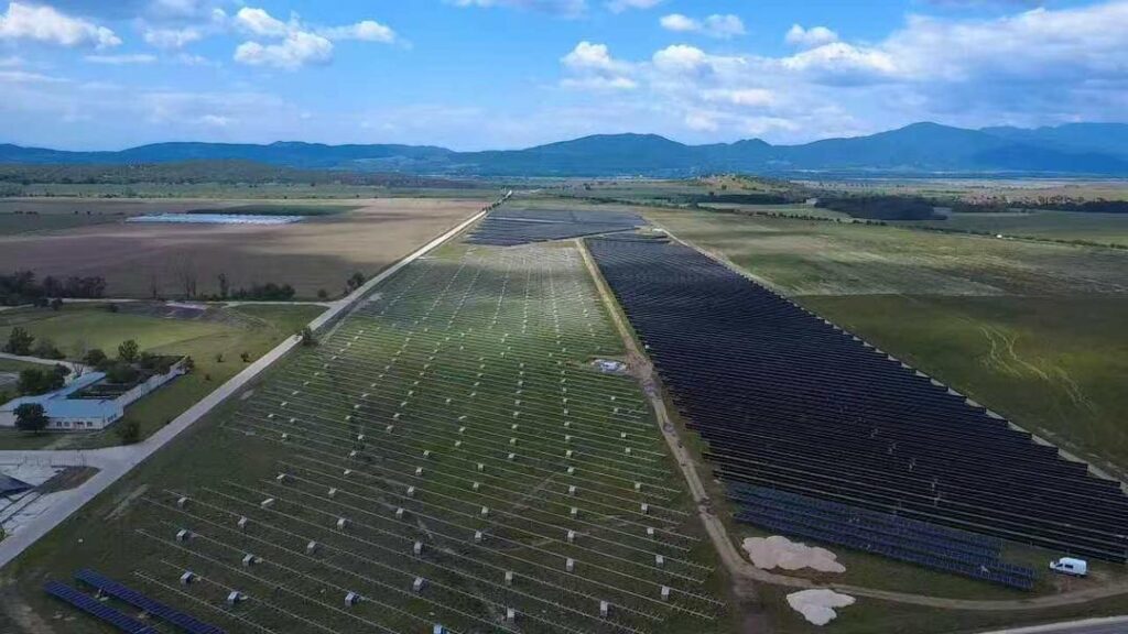 Όμιλος ΔΕΗ: Προσθέτει φωτοβολταϊκό πάρκο 88 MW στο χαρτοφυλάκιο της Βουλγαρίας