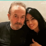 Σταμάτης Γονίδης: Ποια είναι η 30χρονη κόρη του, Στεφανία; – Η συμβουλή που της έχει δώσει, οι σχέσεις τους και η αποκάλυψη για τον σύζυγό της [βίντεο]