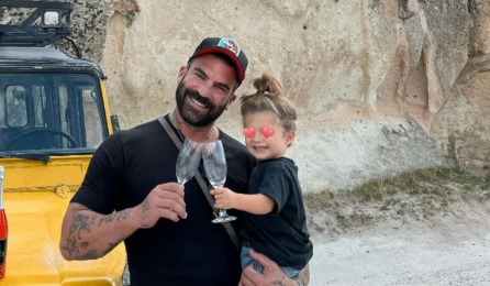 Δημήτρης Αλεξάνδρου: Γιόρτασε τα γενέθλια του με το μικρό Πάρη μετά τον χωρισμό του απο την Ιωάννα Τούνη [βίντεο]